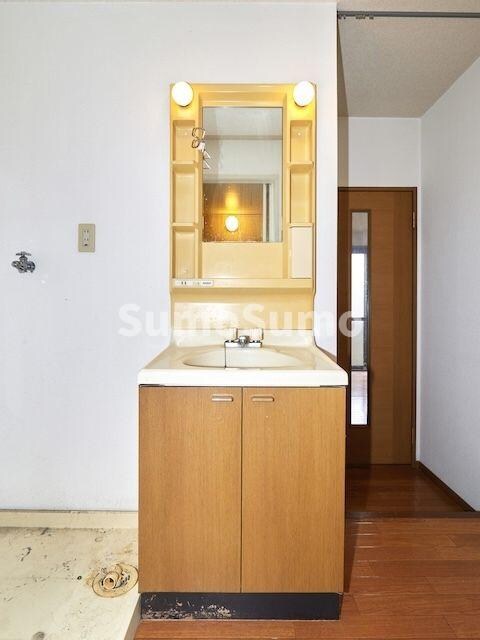 物件内観写真10　(忙しい朝には欠かせない洗面所です)