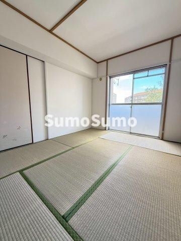 物件内観写真9　(和室があれば、来客や子供用のスペースとして活躍します)