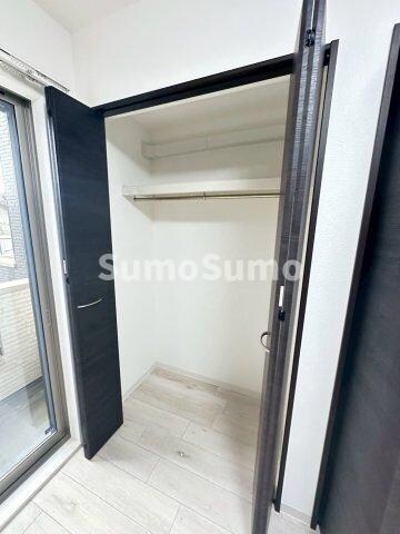 物件内観写真13　(収納豊富です)