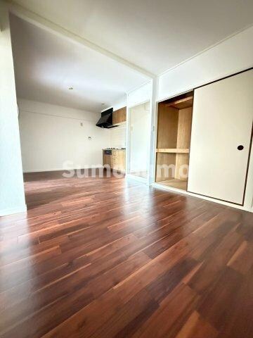 物件内観写真5　(リビングです)