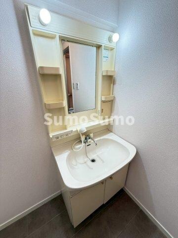 物件内観写真13　(忙しい朝には欠かせない洗面所です)