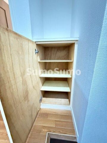 物件内観写真17　(小物を収納するのに便利です)
