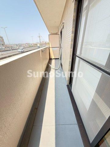 物件内観写真20　(暖かな日差しのふりそそぐバルコニー)