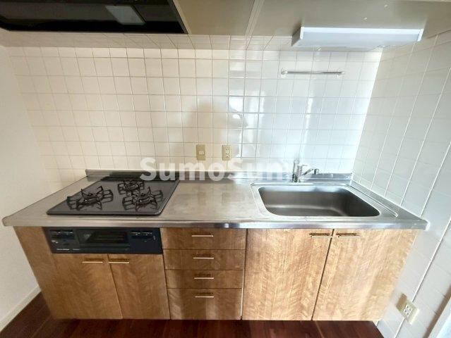 物件内観写真22　(コンパクトなキッチンで掃除もラクラク)