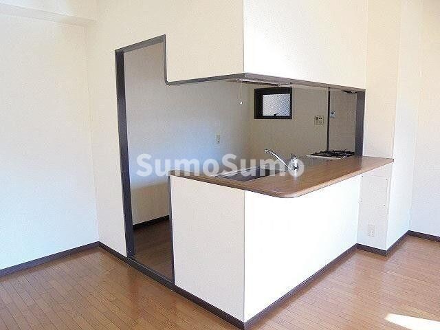 物件内観写真4　(リビングです)