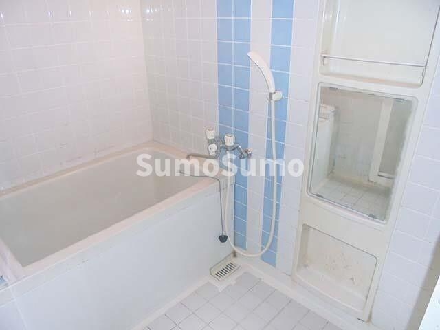 物件内観写真8　(コンパクトで使いやすいお風呂です)