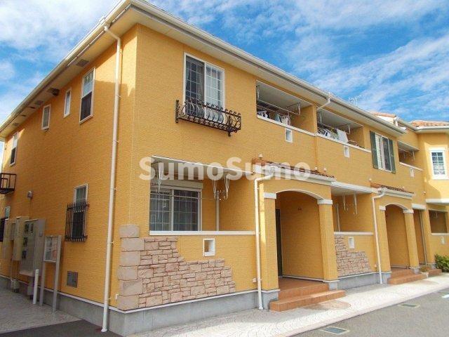 物件外観写真1　(きれいな外観です)