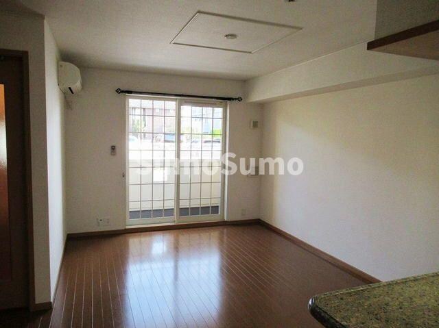 物件内観写真3　(ゆったり過ごせるリビングです)