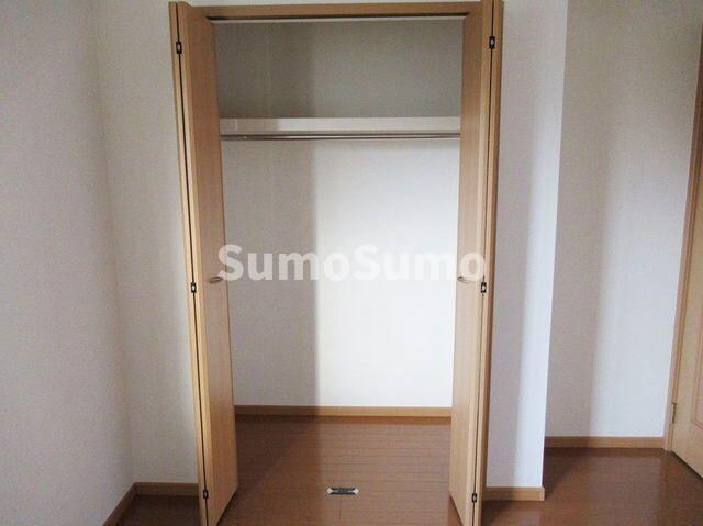 物件内観写真9　(ちょっとした収納スペースも充実しています)