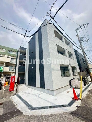 物件外観写真1　(きれいな外観です)