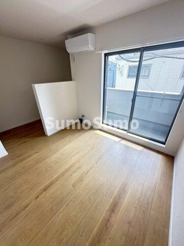 物件内観写真5　(ゆったり過ごせるリビングです)