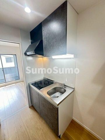 物件内観写真6　(コンパクトなキッチンで掃除もラクラク)