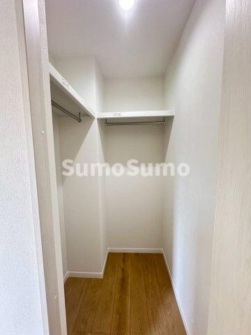 物件内観写真11　(小物を収納するのに便利です)