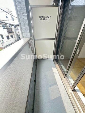 物件内観写真13　(お洗濯にも便利なバルコニー付き)