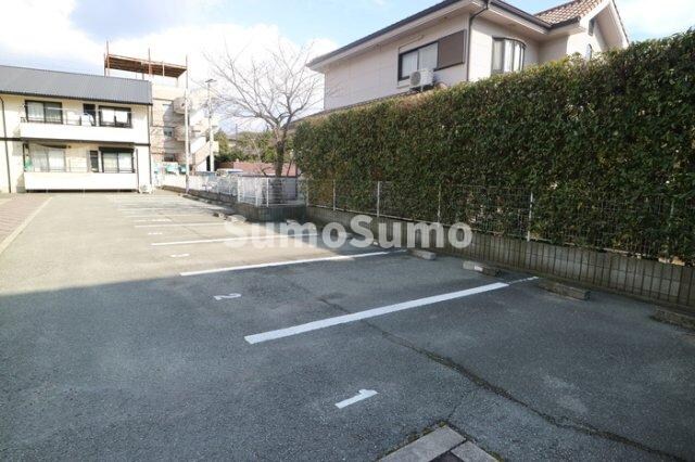 物件外観写真2　(カースペースがあります)