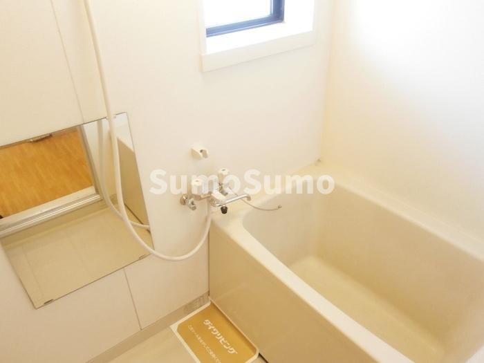 物件内観写真8　(お風呂です)