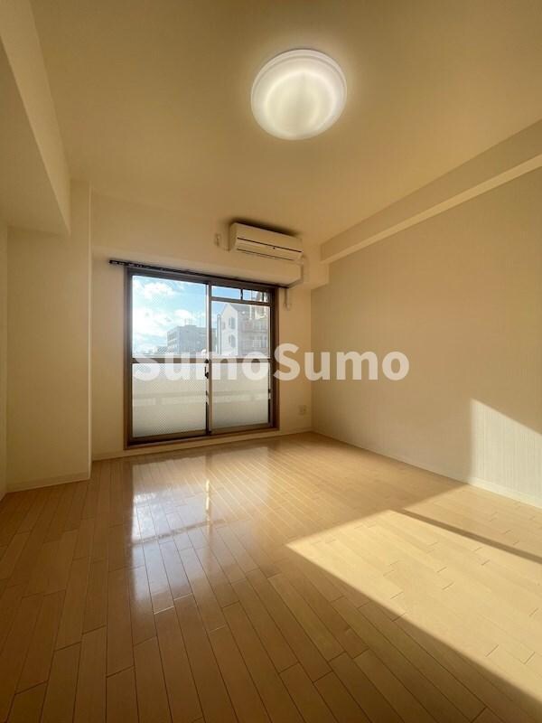 居室(おしゃれな居間です)