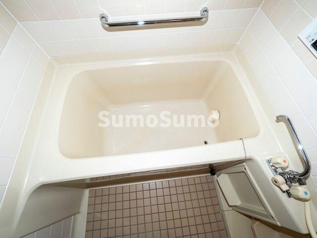 物件内観写真8　(コンパクトで使いやすいお風呂です)