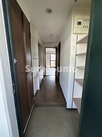 物件内観写真2　(シンプルで使いやすい玄関です)