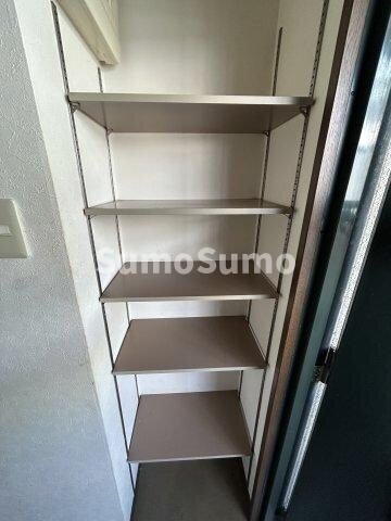 物件内観写真18　(たっぷりとした収納スペースです)