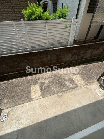 物件内観写真14　(バルコニーからの眺めを楽しみながら食事をしませんか)