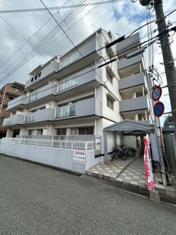 物件外観写真1　(きれいな外観です)