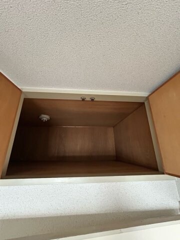 物件内観写真11　(ちょっとした収納スペースも充実しています)