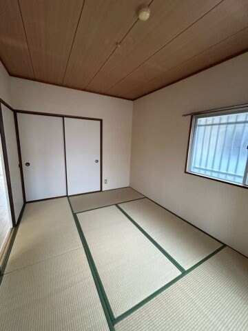 物件内観写真25　(明るい和室です)