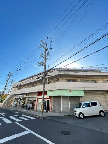 物件外観写真1　(おしゃれな外観です)