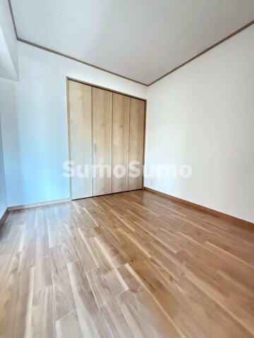 物件内観写真8　(きれいな洋室です)