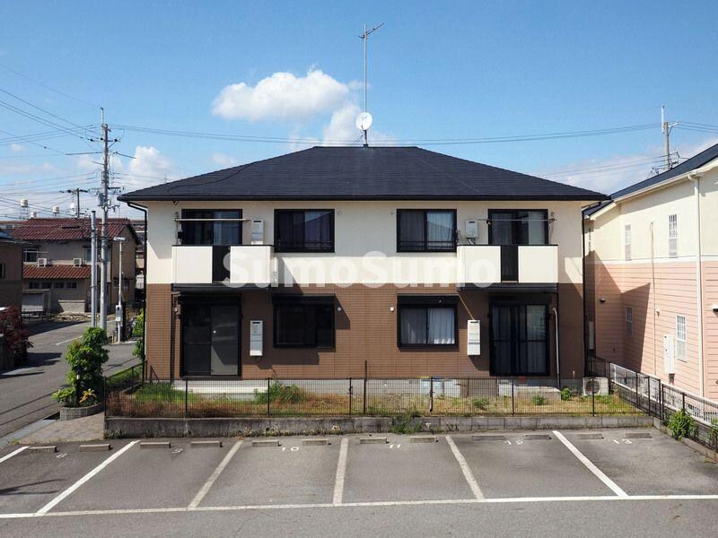 物件外観写真1　(建物外観を気になさる方へ、見た目の良い物件です)