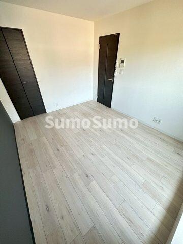 物件内観写真3　(ゆったり過ごせる居間です)