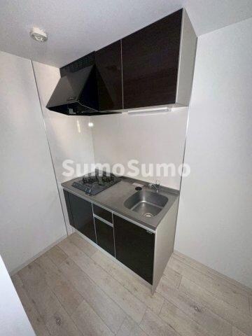 物件内観写真4　(コンパクトなキッチンで掃除もラクラク)