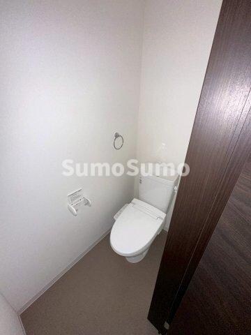 物件内観写真7　(ゆったりとした空間のトイレです)