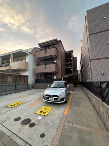 物件外観写真2　(外観もきれいです)