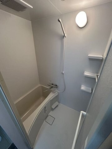 物件内観写真7　(コンパクトで使いやすいお風呂です)