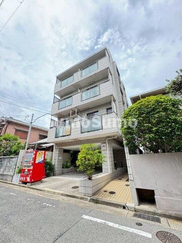 物件外観写真1　(外観は落ち着いています)