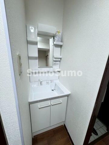 物件内観写真10　(忙しい朝には欠かせない洗面所です)