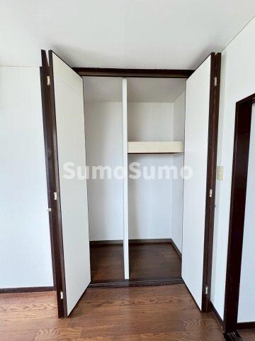 物件内観写真11　(小物を収納するのに便利です)