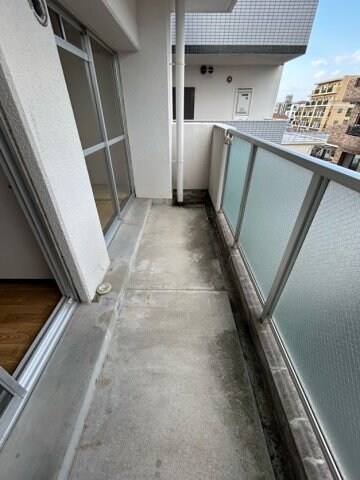 物件内観写真7　(バルコニー付きです)