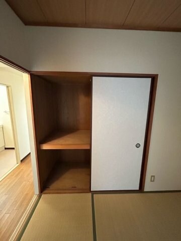 物件内観写真21　(たっぷりとした収納スペースです)