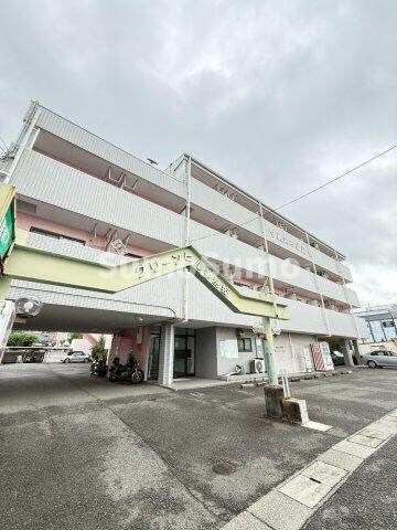 物件外観写真3　(建物の内部です)