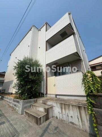 物件外観写真1　(建物外観を気になさる方へ、見た目の良い物件です)