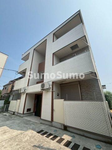 物件外観写真2　(外観もきれいです)