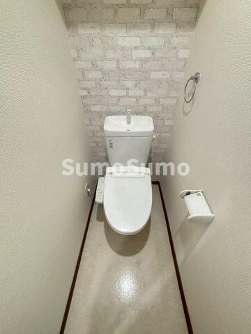 物件内観写真6　(落ち着いた色調のトイレです)