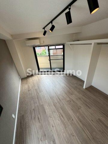 物件内観写真20　(使い勝手のいい洋室です)