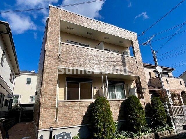 物件外観写真1　(おしゃれな外観です)