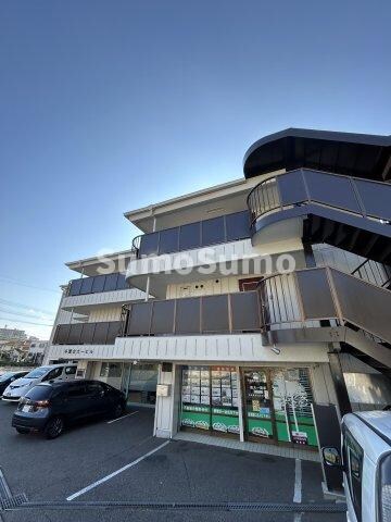 物件外観写真3　(外観は落ち着いています)