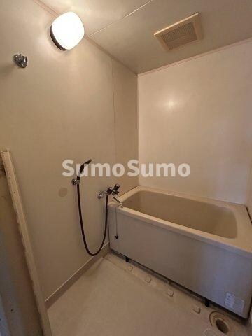 物件内観写真8　(コンパクトで使いやすいお風呂です)