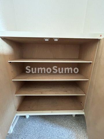 物件内観写真22　(小物を収納するのに便利です)